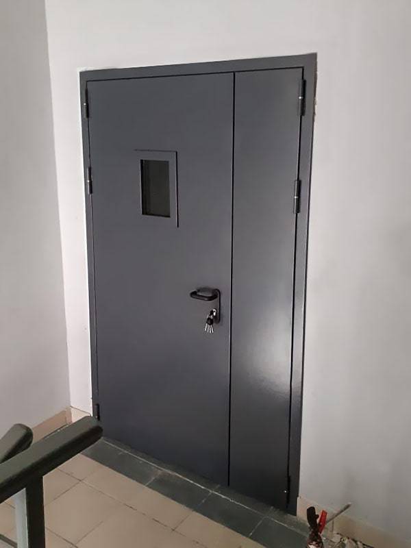 Дверь для лестничной площадки Дверь для лестничной площадки