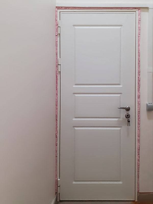 МДФ дверь после монтажа МДФ дверь после монтажа