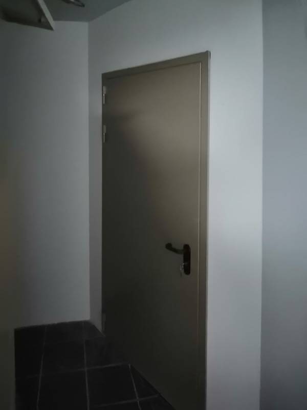 Огнестойкая дверь, вид снаружи (кофейня, ул. 1-я Тверская-Ямская)