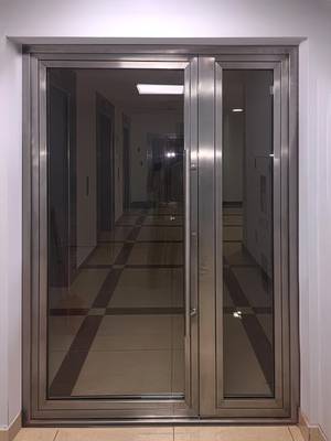 Огнестойкая дверь с остеклением более 25 процентов Огнестойкая дверь с остеклением более 25 процентов