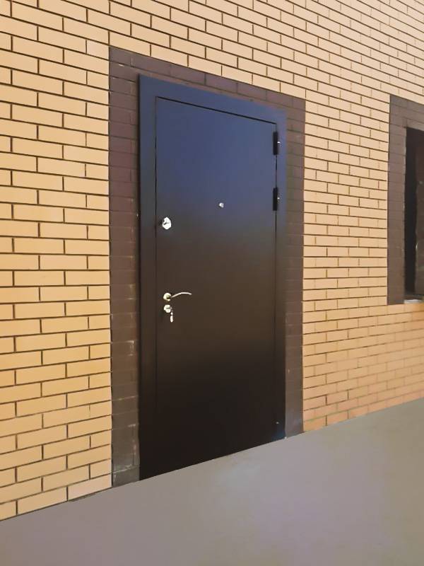 Порошковая дверь для коттеджа