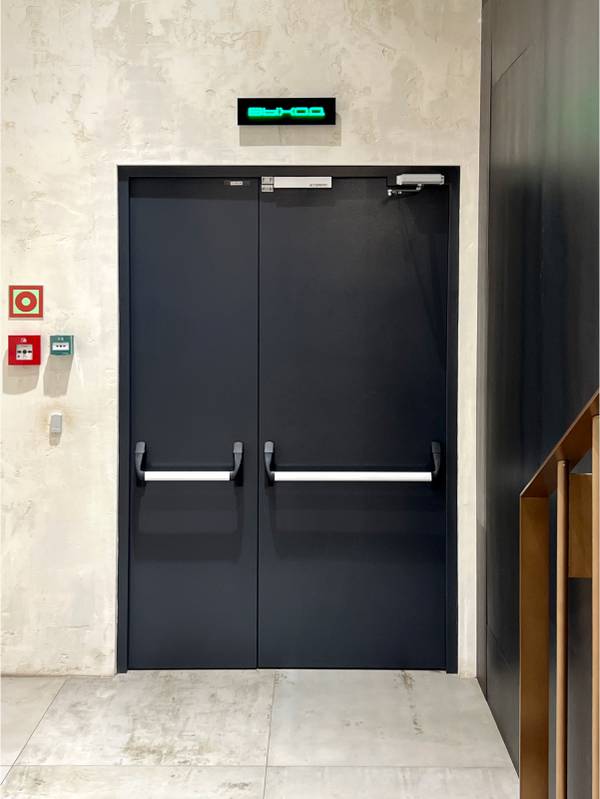 Противопожарная дверь с системой Антипаника Противопожарная дверь с системой Антипаника