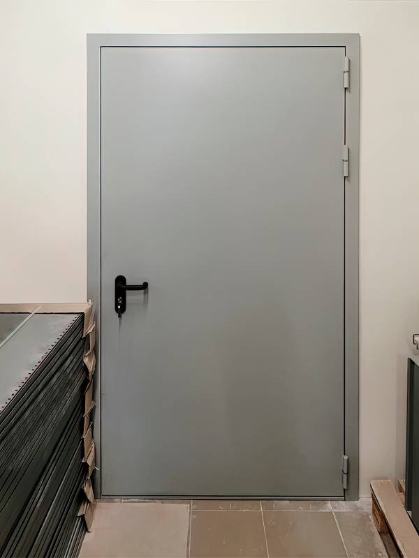 Широкая огнестойкая дверь Широкая огнестойкая дверь